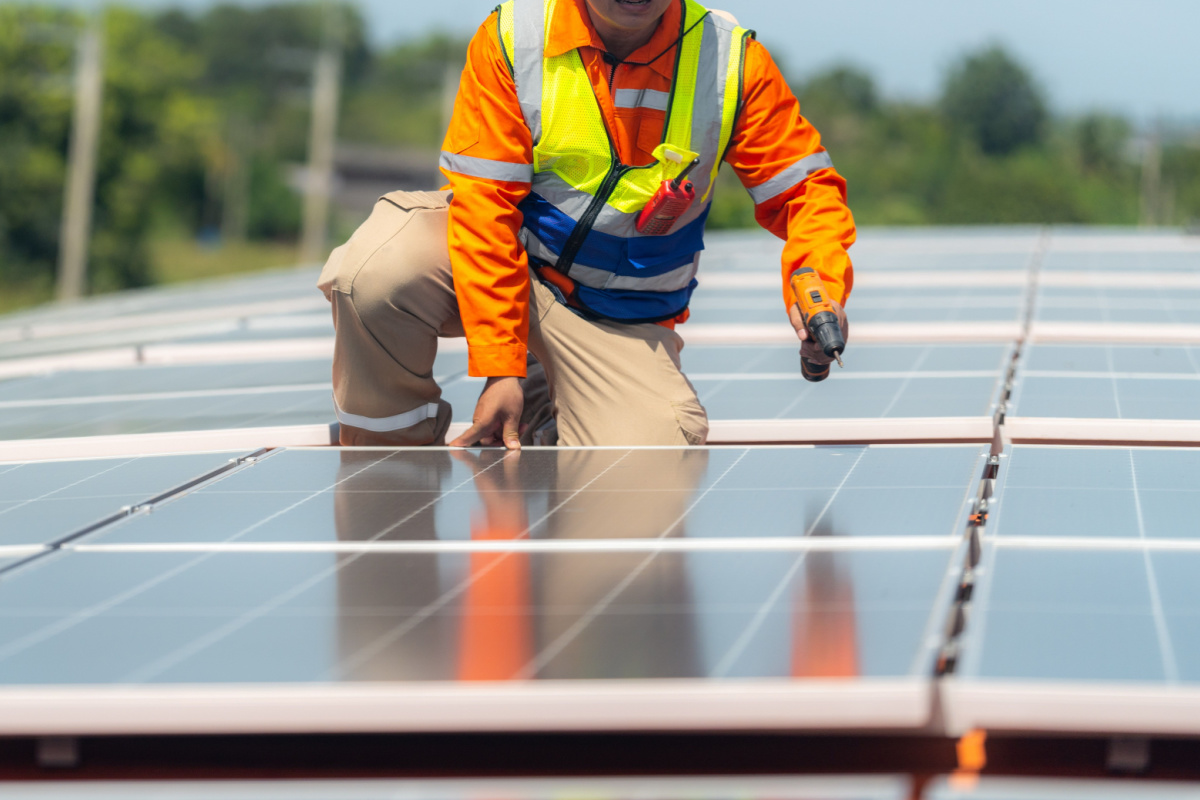 découvrez comment installer des panneaux solaires soi-même grâce à notre guide complet. de la sélection des équipements à l'installation étape par étape, économisez de l'argent tout en contribuant à la protection de l'environnement.
