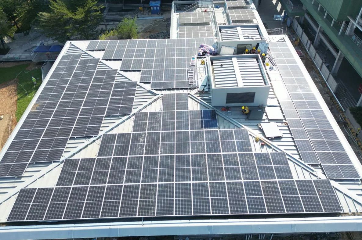 découvrez nos solutions commerciales en énergie photovoltaïque (pv) pour maximiser votre rentabilité et réduire votre empreinte carbone. explorez les avantages des panneaux solaires et comment ils peuvent transformer votre entreprise.