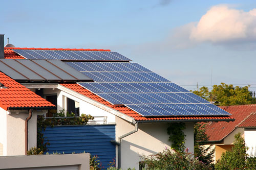 découvrez notre comparatif complet sur les énergies renouvelables : explorez les avantages et inconvénients de chaque source d'énergie, comparez leur efficacité, et trouvez les meilleures solutions pour un avenir durable.