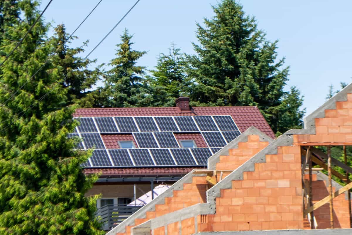 découvrez notre comparatif détaillé des panneaux solaires qcells pour vous aider à choisir la meilleure solution énergétique. analysez les performances, la durabilité et le rapport qualité-prix des différents modèles afin de faire un choix éclairé pour votre installation solaire.