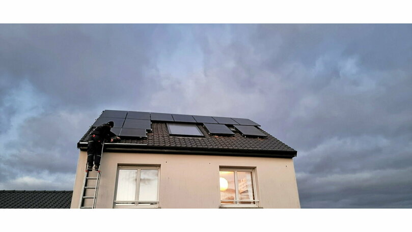 découvrez notre comparatif complet sur les panneaux solaires pro ! analysez les meilleures options du marché, comparez les performances, les prix et les avis pour faire le choix idéal en matière d'énergie solaire. optimisez votre investissement avec notre guide d'achat détaillé.