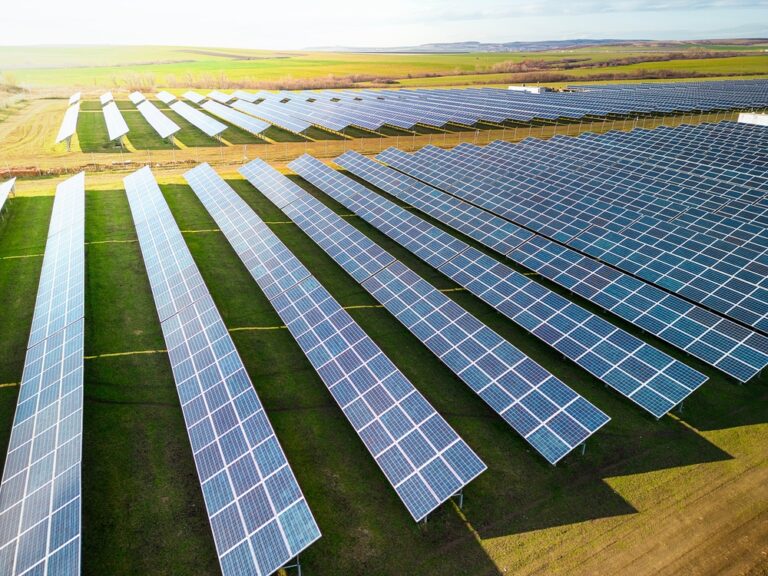 découvrez notre comparatif complet des sources de lumière renouvelables. analysez les avantages et inconvénients de chaque technologie pour éclairer votre espace tout en respectant l'environnement. guide pratique pour choisir la solution la plus adaptée à vos besoins.