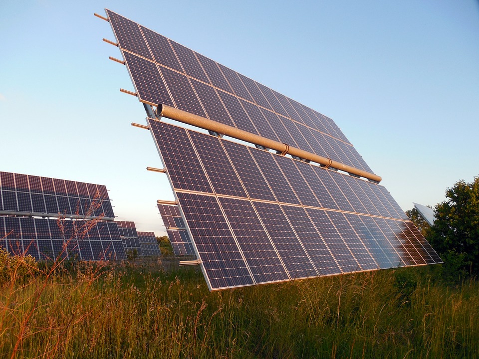 découvrez notre comparatif des zéniths solaires pour vous aider à choisir le meilleur modèle. analysez les performances, les caractéristiques et les avis des utilisateurs pour trouver la solution idéale pour votre domicile ou votre entreprise.