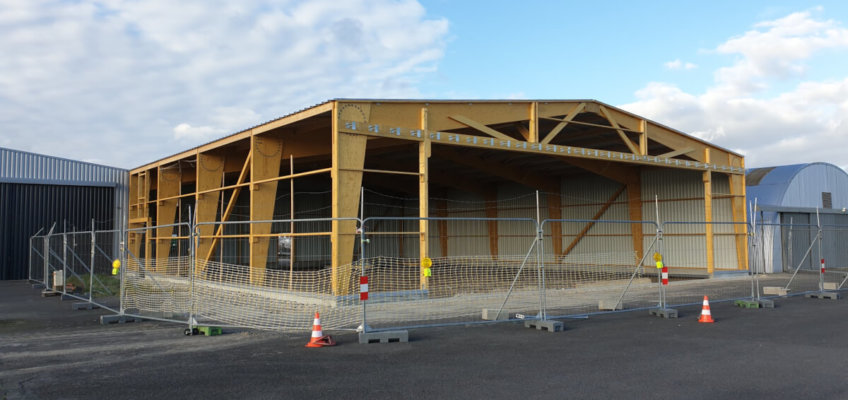 découvrez nos services de construction de hangars sur mesure, adaptés à vos besoins professionnels. bénéficiez d'une expertise reconnue pour des structures durables et fonctionnelles, idéales pour le stockage, l'industrie ou l'agriculture.