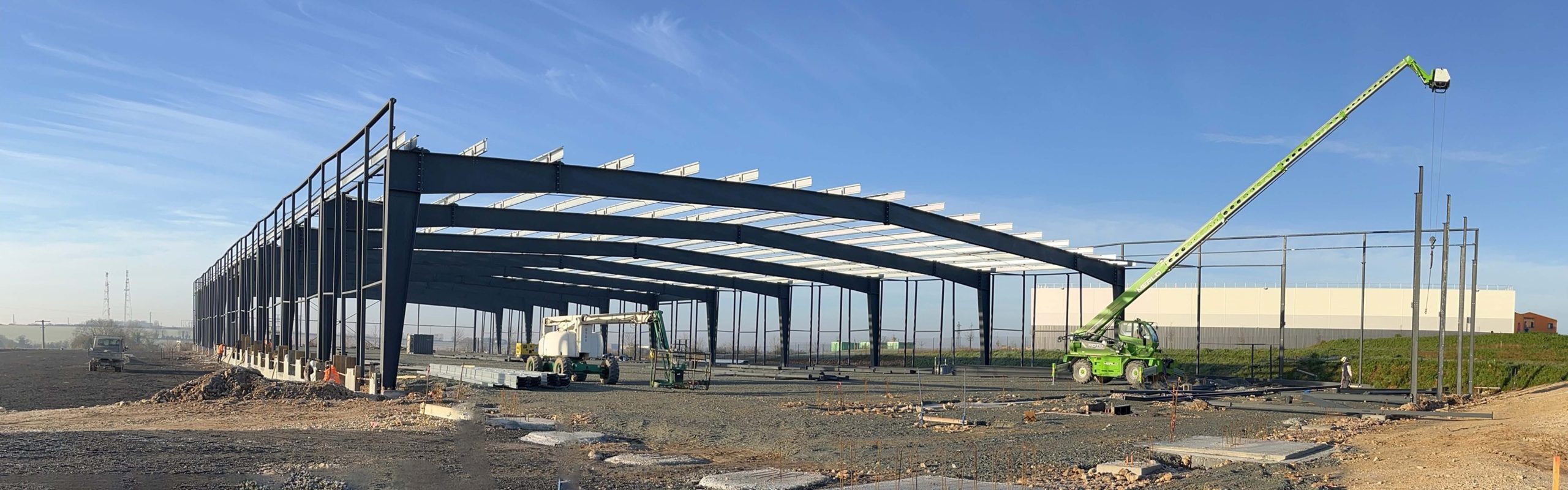 découvrez comment construire un hangar métallique sur mesure, adapté à vos besoins. suivez nos conseils pratiques pour choisir les matériaux, planifier l'espace et optimiser la durabilité de votre construction.