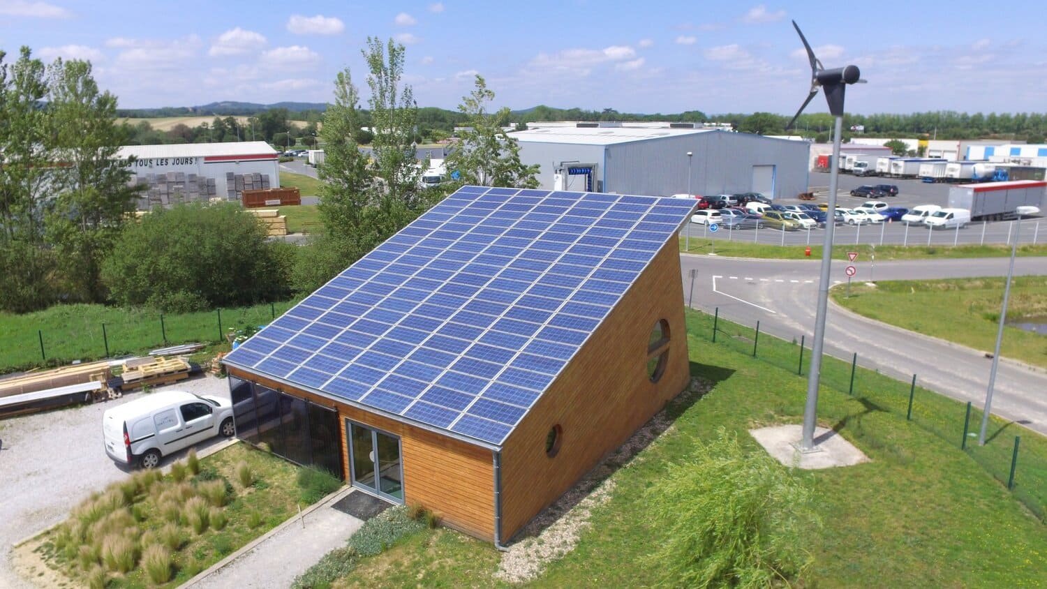 découvrez comment notre entreprise utilise des courants naturels pour optimiser la performance énergétique et favoriser un développement durable, tout en respectant l'environnement.