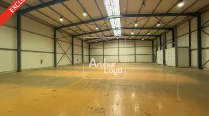 découvrez le coût au mètre carré pour la construction ou la location d'entrepôts en france. comparez les prix, explorez les facteurs influençant le coût et trouvez des conseils pour optimiser votre budget.
