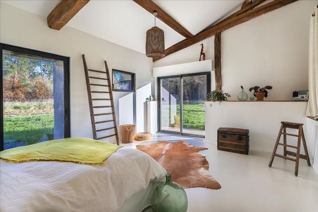 découvrez tout ce qu'il faut savoir sur le coût de construction ou de rénovation d'une grange. obtenez des estimations détaillées, des conseils sur les matériaux et les facteurs influençant le prix, pour réaliser votre projet sans mauvaises surprises.