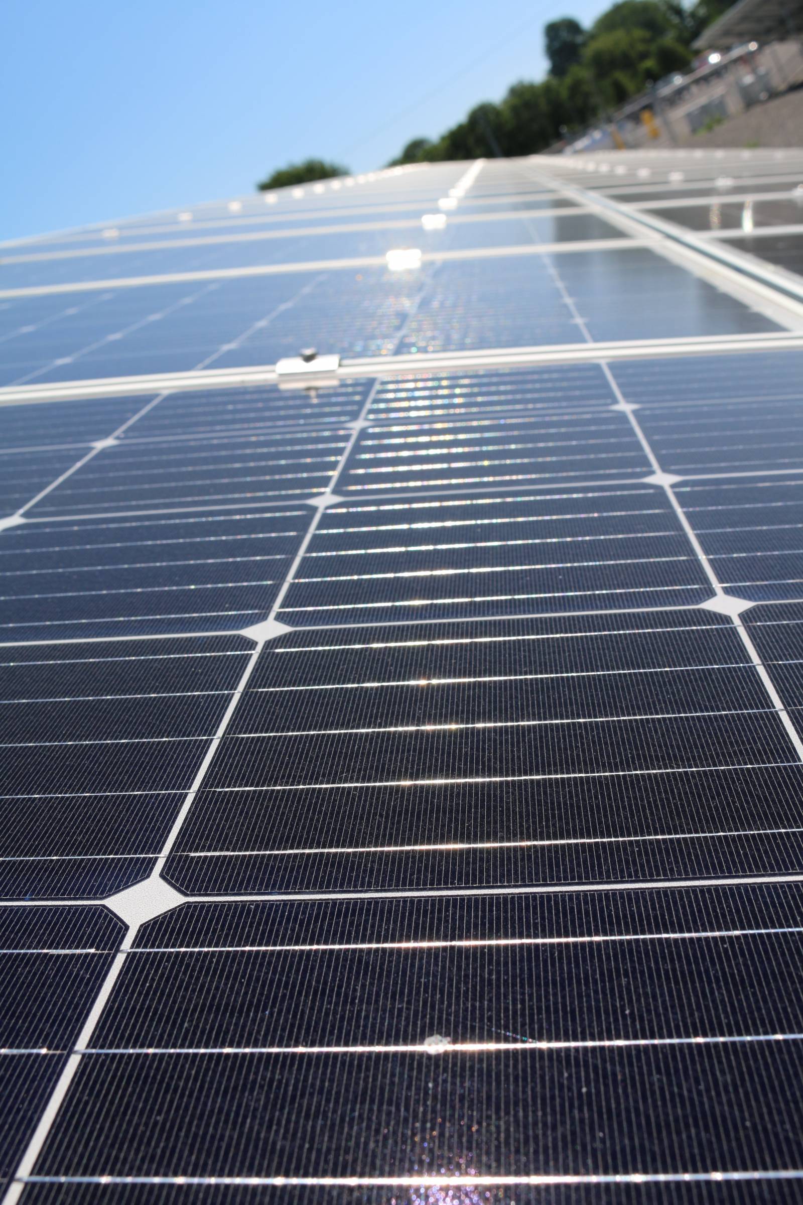découvrez le coût des panneaux solaires de 6 kwc et optimisez votre investissement énergétique. informez-vous sur les prix, les aides financières disponibles et les économies d'énergie potentielles pour une transition écologique réussie.