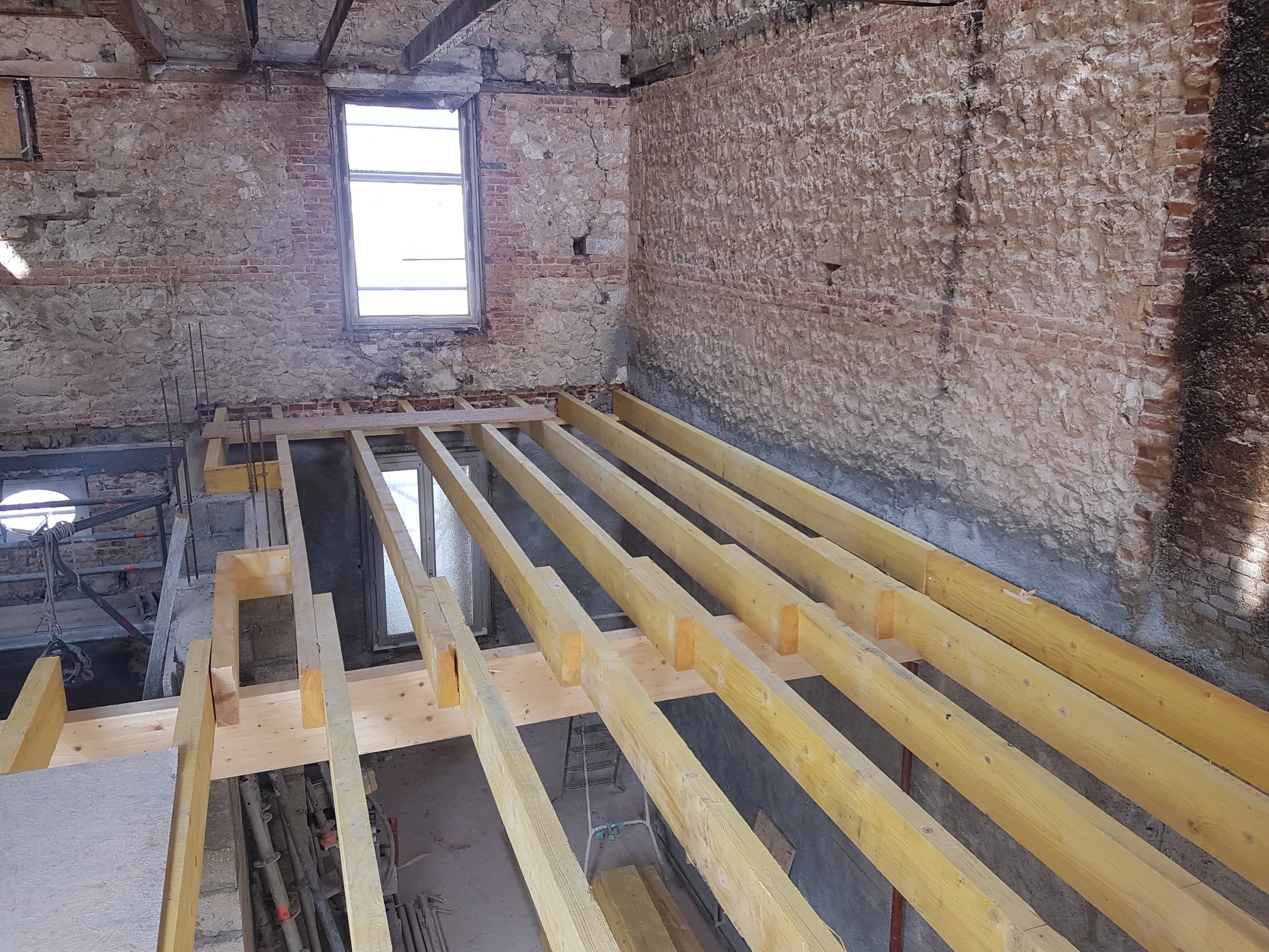 découvrez les services de couverture professionnels dans le département 76. notre équipe d'experts assure une pose et une rénovation de toiture de qualité pour protéger votre maison. contactez-nous pour un devis gratuit !