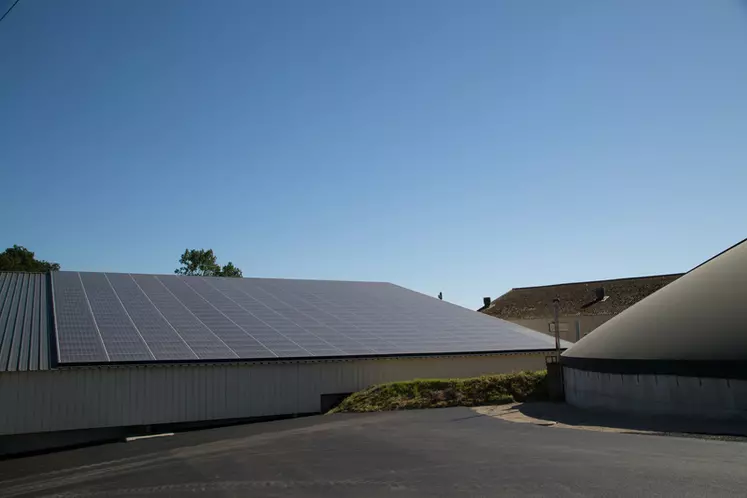 découvrez nos solutions de couverture solaire pour maximiser l'efficacité énergétique de votre maison. protégez-vous des intempéries tout en réduisant vos factures d'énergie grâce à nos produits innovants et durables.