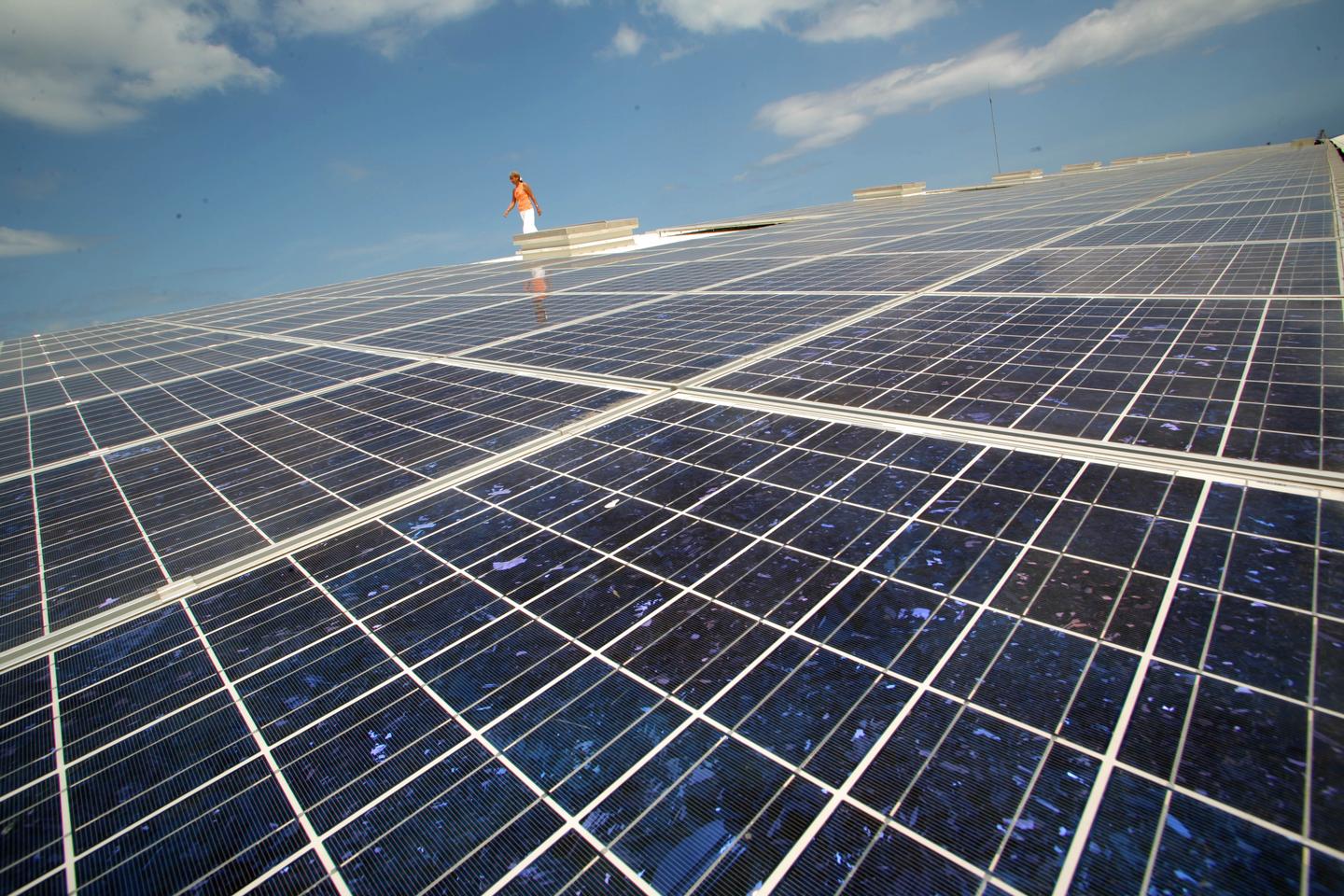 découvrez comment bénéficier du crédit d'impôt solaire pour financer vos projets d'énergie renouvelable. maximisez vos économies et faites un geste pour la planète grâce à des subventions avantageuses. informez-vous sur les conditions et démarches à suivre pour profiter de cet incitatif fiscal.