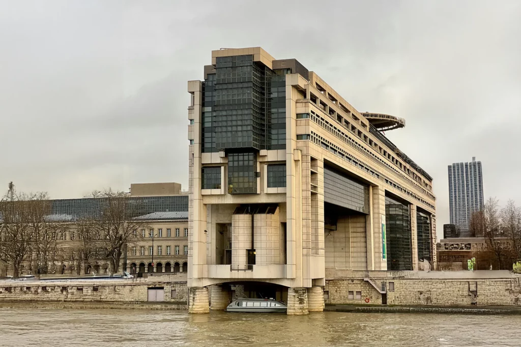 découvrez tout ce qu'il faut savoir sur le crédit d'impôt construction 2025. profitez des avantages fiscaux pour vos projets de construction et de rénovation. informez-vous sur les conditions d'éligibilité et les démarches à suivre pour maximiser votre économie d'impôts cette année.