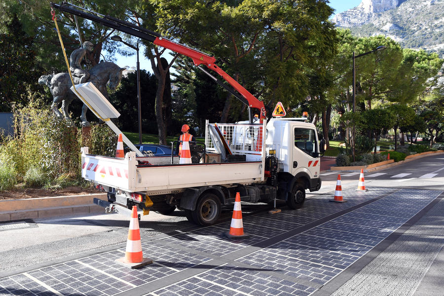 découvrez les dalles solaires, la solution innovante pour transformer votre espace extérieur en source d'énergie renouvelable. esthétiques et fonctionnelles, ces dalles révolutionnent l'énergie solaire en optimisant l'éclairage et en réduisant vos factures d'électricité.