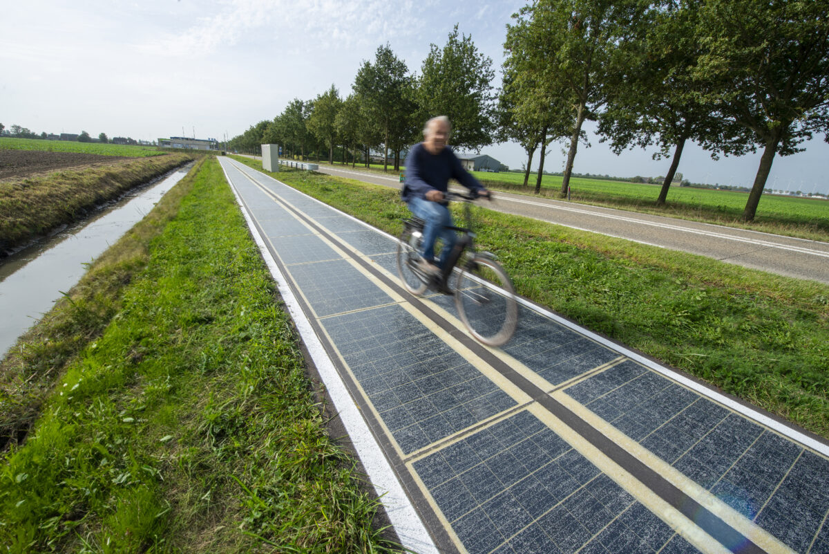 découvrez les dalles solaires, une solution innovante pour produire de l'énergie renouvelable tout en embellissant vos espaces extérieurs. pratiques et esthétiques, elles s'intègrent harmonieusement dans votre jardin ou votre allée, tout en contribuant à la protection de l'environnement.