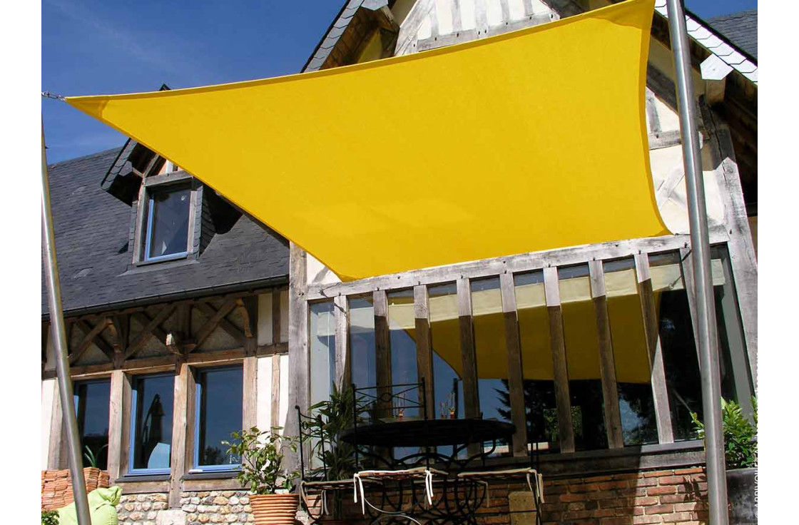 découvrez la définition du terme 'ombragée', un adjectif qui évoque un espace protégé de la lumière directe du soleil. explorez ses nuances et ses applications dans divers contextes.