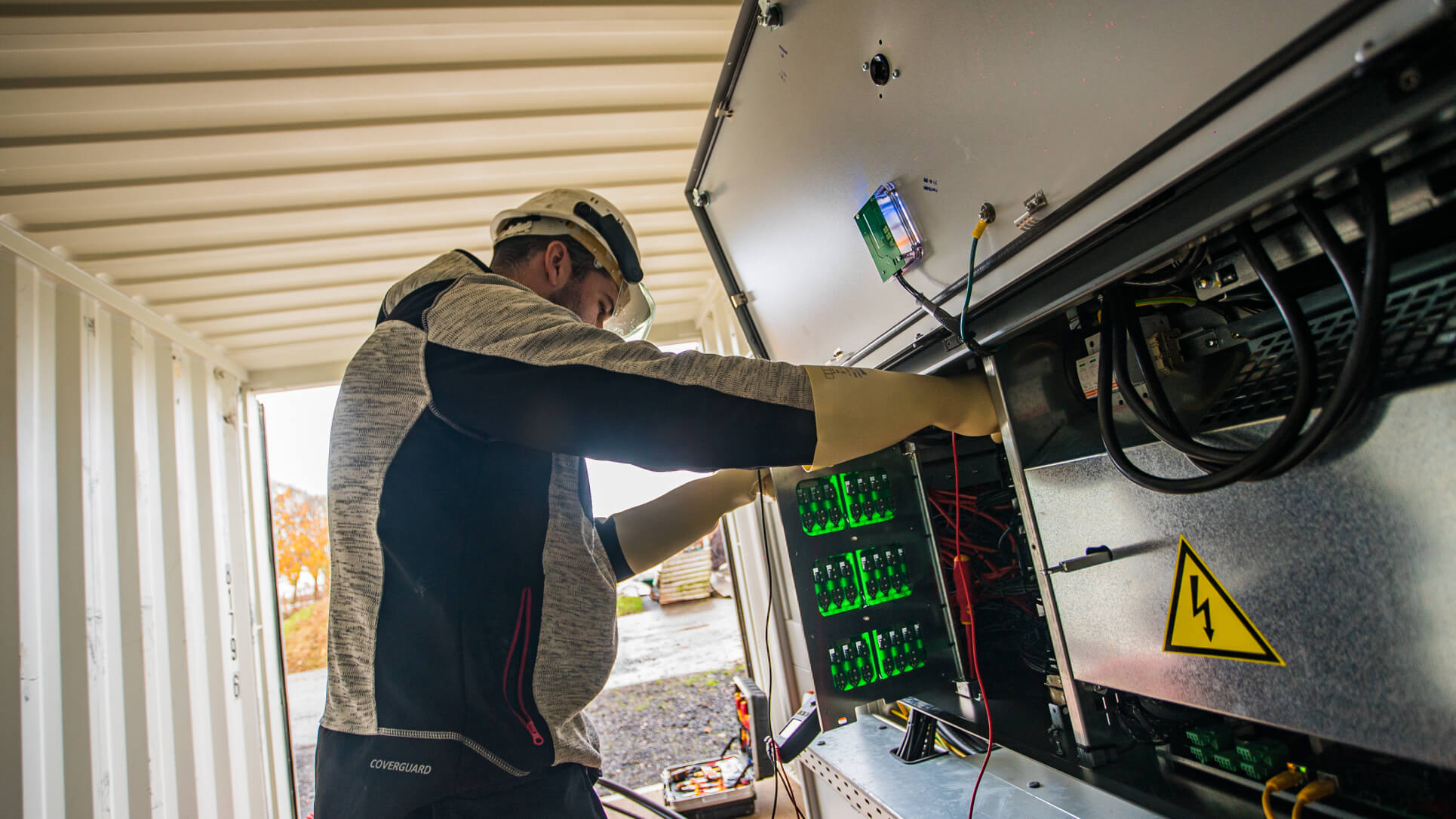 découvrez notre service de dépannage pour onduleurs photovoltaïques, garantissant une remise en état rapide et efficace de vos équipements solaires. profitez d'une expertise professionnelle pour maximiser la performance de votre installation et assurer un retour sur investissement optimal.