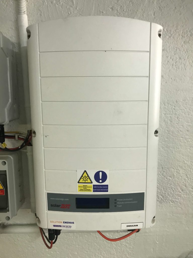 besoin de dépanner votre système photovoltaïque ? notre service de dépannage pv vous garantit une intervention rapide et efficace pour restaurer la performance de vos installations solaires. contactez-nous dès aujourd'hui pour un diagnostic complet et un devis gratuit.
