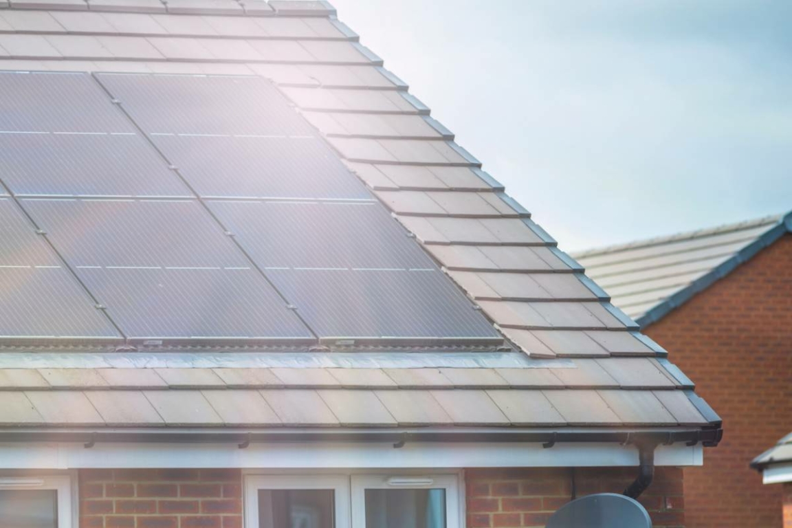 découvrez l'harmonie parfaite entre design industriel et panneaux solaires. explorez comment l'esthétique moderne et l'innovation durable se rencontrent pour créer des solutions énergétiques élégantes et efficaces.