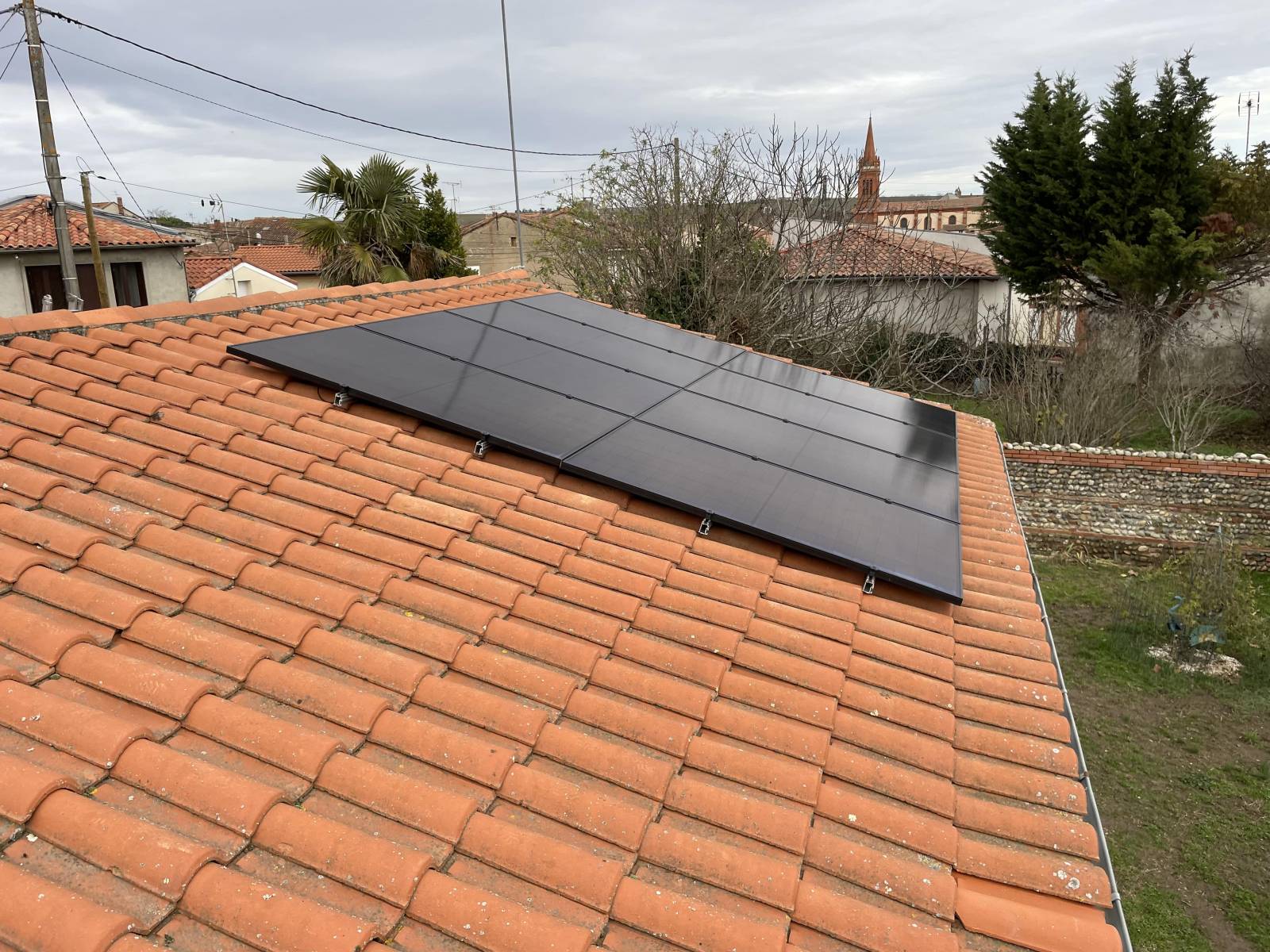découvrez les méthodes et outils essentiels pour le dimensionnement photovoltaïque, garantissant une production optimale d'énergie solaire. apprenez à évaluer vos besoins énergétiques et à concevoir des systèmes adaptés pour maximiser votre rendement. informez-vous sur les normes, les technologies disponibles et les meilleures pratiques pour un projet solaire réussi.
