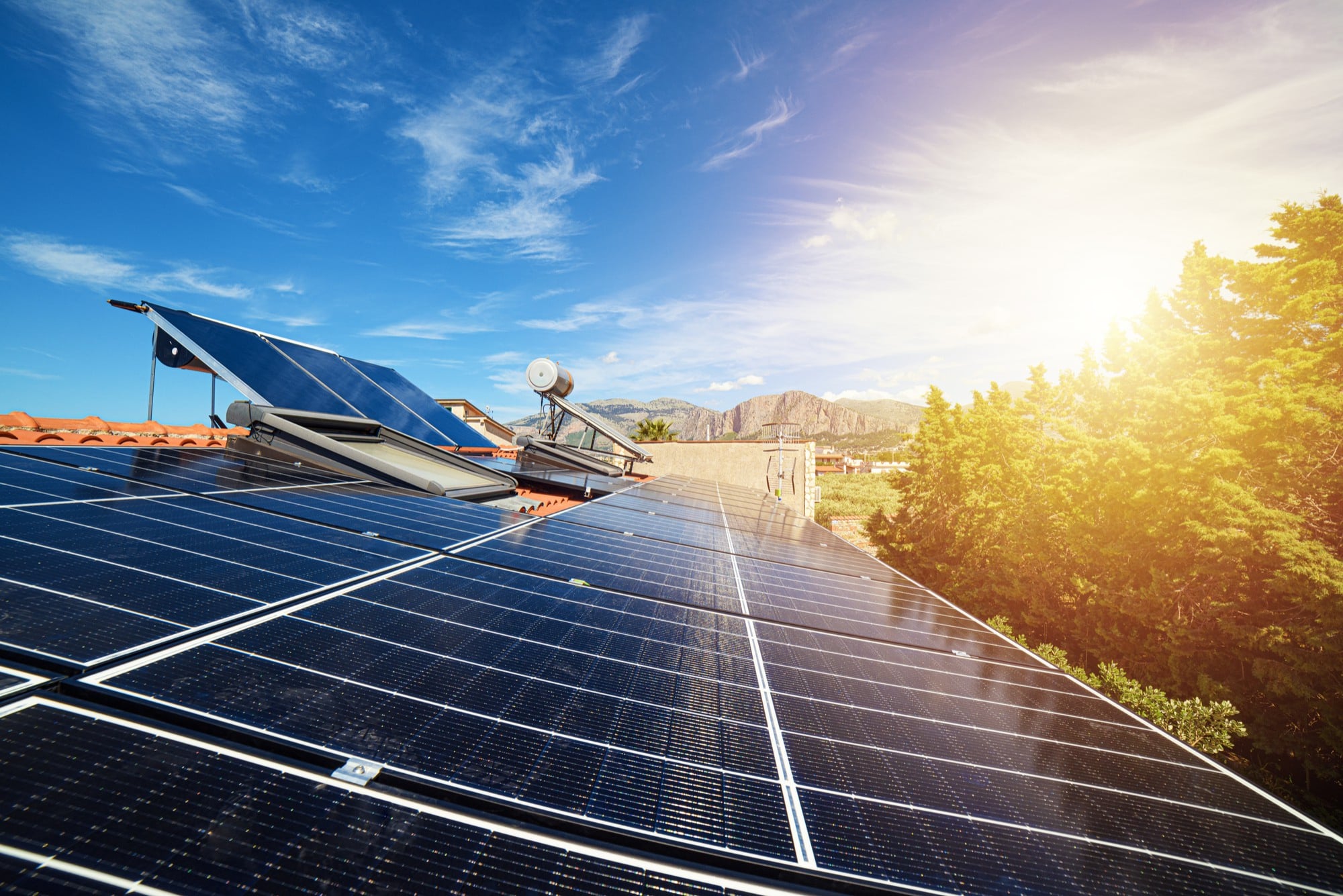 découvrez comment réaliser un dimensionnement optimal de vos installations photovoltaïques pour maximiser votre production d'énergie et réduire vos coûts. notre guide vous accompagne à travers les étapes essentielles de l'évaluation de vos besoins énergétiques et du choix de la configuration idéale.