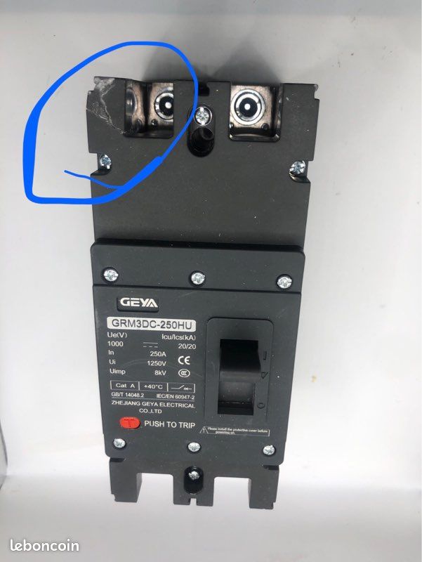 découvrez tout sur le disjoncteur solaire, un élément essentiel pour sécuriser votre installation photovoltaïque. apprenez comment il protège votre système des surcharges et des courts-circuits tout en garantissant un fonctionnement optimal de vos panneaux solaires.