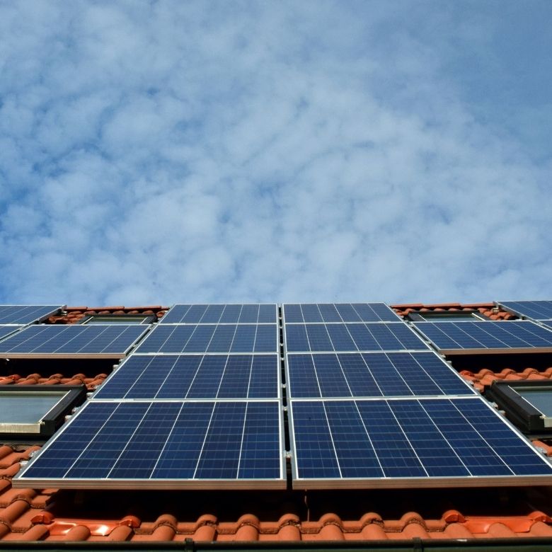 découvrez comment les panneaux solaires allient performance et durabilité pour une énergie renouvelable fiable. informez-vous sur leur longévité, leur impact environnemental et les innovations récentes pour un avenir énergétique durable.