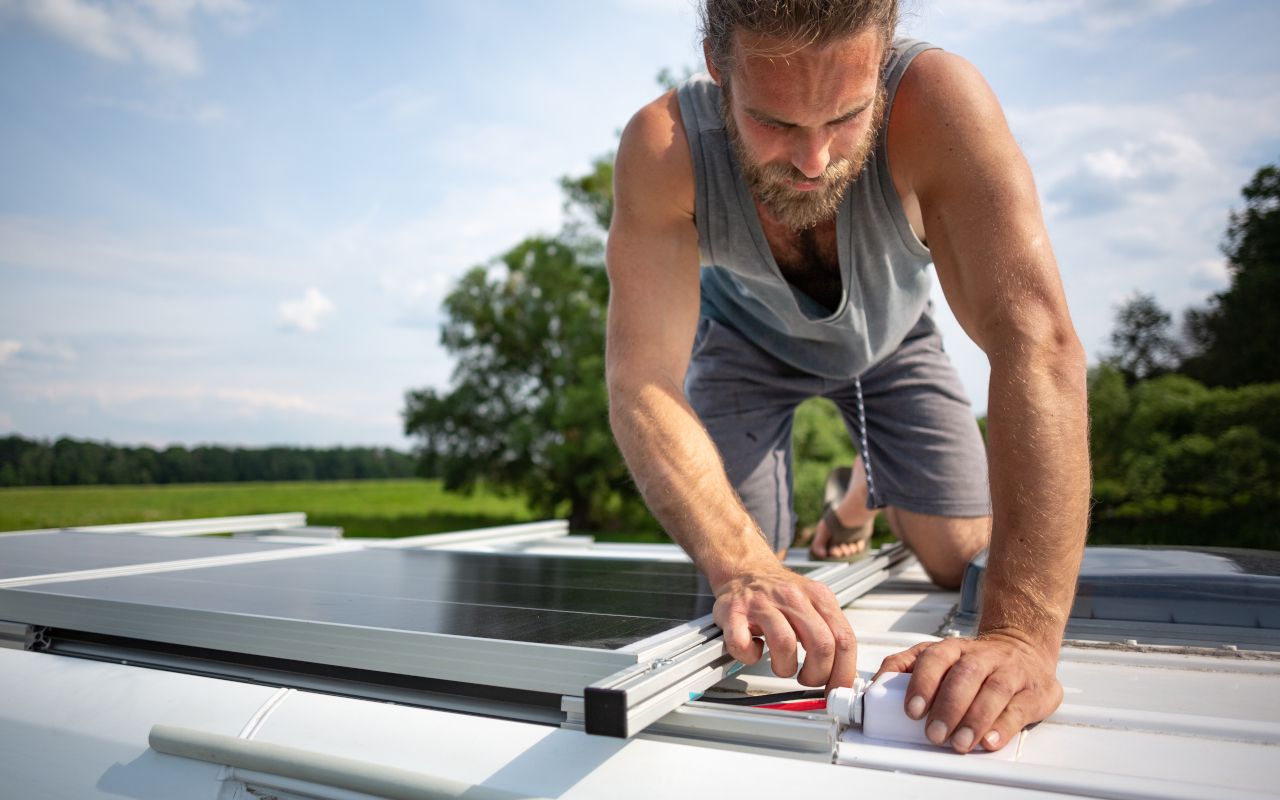 découvrez la durée de vie des panneaux solaires pour camping-car et optimisez l'autonomie de votre véhicule. profitez de votre liberté en voyage avec nos conseils sur l'entretien et le choix des panneaux solaires adaptés à vos besoins.