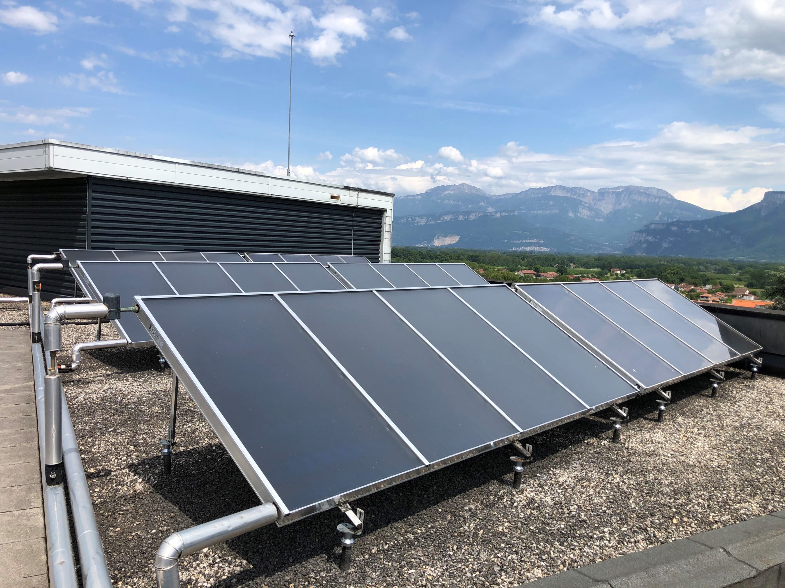 découvrez les avantages de l'ecs solaire durable, une solution innovante et écologique pour produire de l'eau chaude tout en préservant notre planète. optez pour une énergie renouvelable qui réduit votre facture d'énergie et contribue à un avenir plus vert.