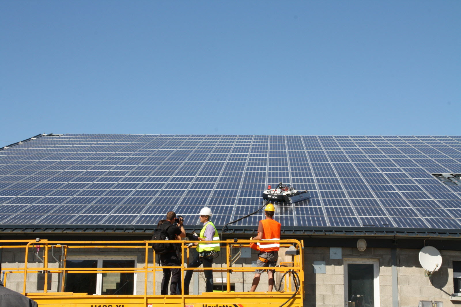 découvrez comment edf transforme l'énergie solaire en une source d'énergie propre et durable grâce à ses solutions photovoltaïques. profitez de l'expertise d'edf pour optimiser votre consommation énergétique et réduire votre empreinte carbone.