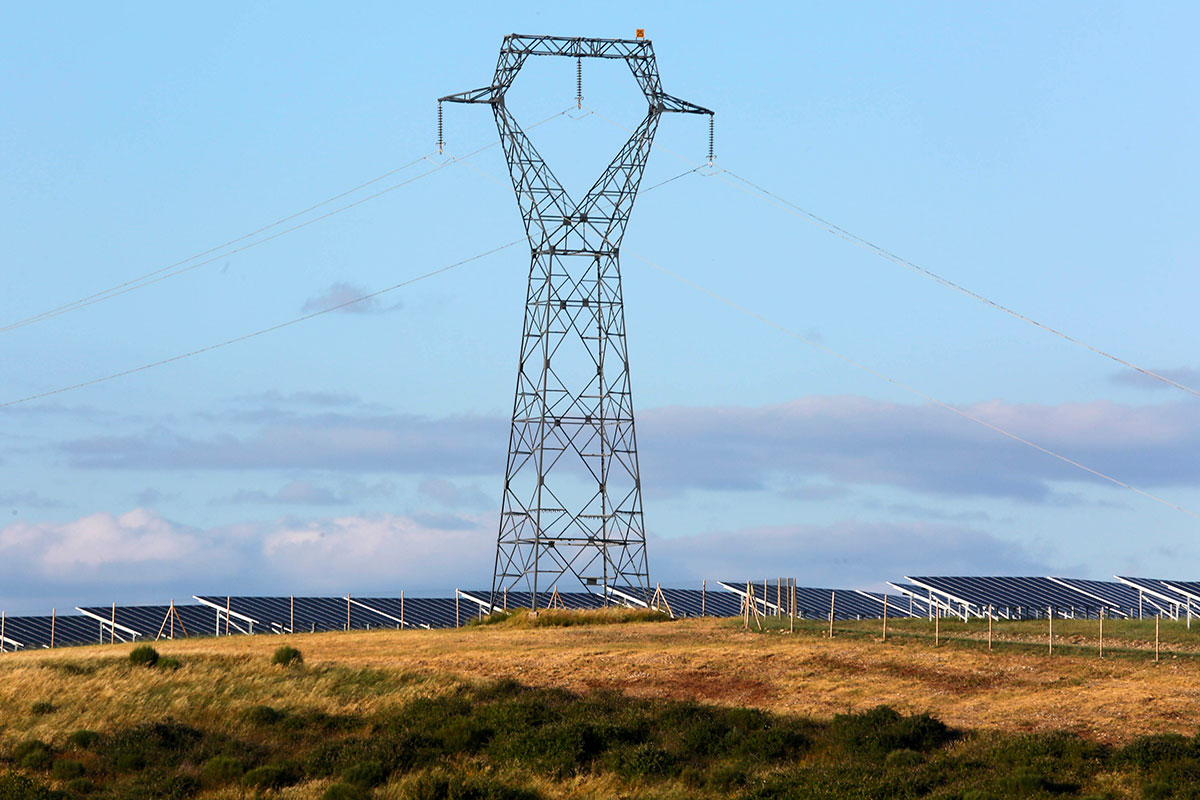 découvrez tout ce qu'il faut savoir sur l'électricité : ses principes fondamentaux, ses applications dans la vie quotidienne, ainsi que les dernières innovations technologiques. apprenez à maîtriser votre consommation énergétique et explorez les enjeux de l'électrification pour un avenir durable.