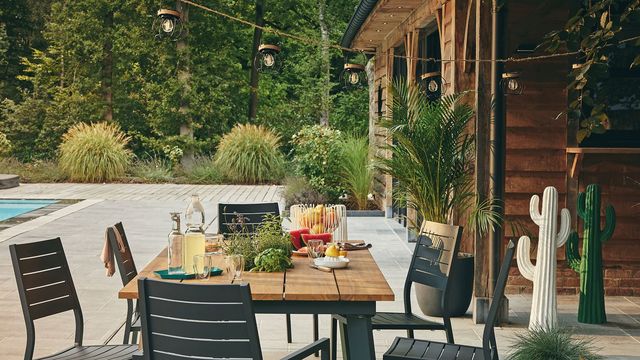 découvrez comment illuminer et électrifier votre jardin avec des conseils pratiques sur l'installation de l'électricité extérieure. transformez votre espace extérieur en un havre de paix lumineux, sûr et fonctionnel, idéal pour des soirées estivales inoubliables.
