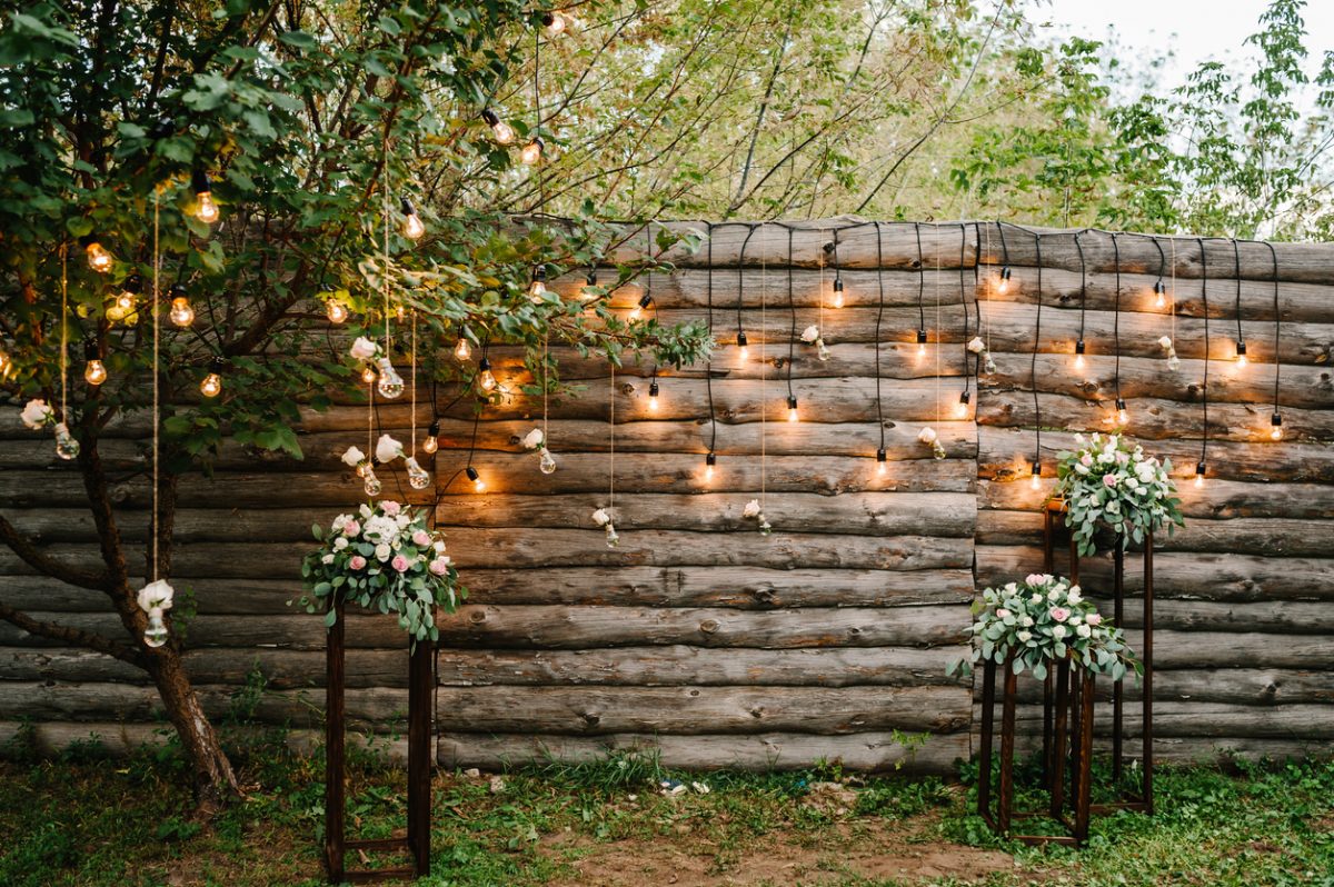 découvrez comment illuminer votre jardin avec des solutions d'électricité adaptées ! conseils sur l'installation de lumières extérieures, d'alimentations pour fontaines et bien plus pour créer une atmosphère magique. transformez votre espace extérieur en un véritable havre de paix grâce à l'électricité.