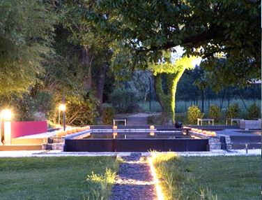 découvrez nos conseils et astuces pour installer l'électricité dans votre jardin. améliorez l'éclairage, alimentez vos équipements et créez une ambiance accueillante grâce à des solutions adaptées à tous vos besoins extérieurs.