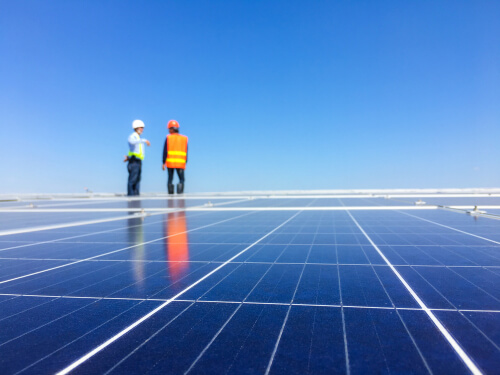 découvrez les avantages de l'électricité photovoltaïque : une solution d'énergie renouvelable accessible, économique et respectueuse de l'environnement, qui vous permet de produire votre propre électricité tout en réduisant votre empreinte carbone.