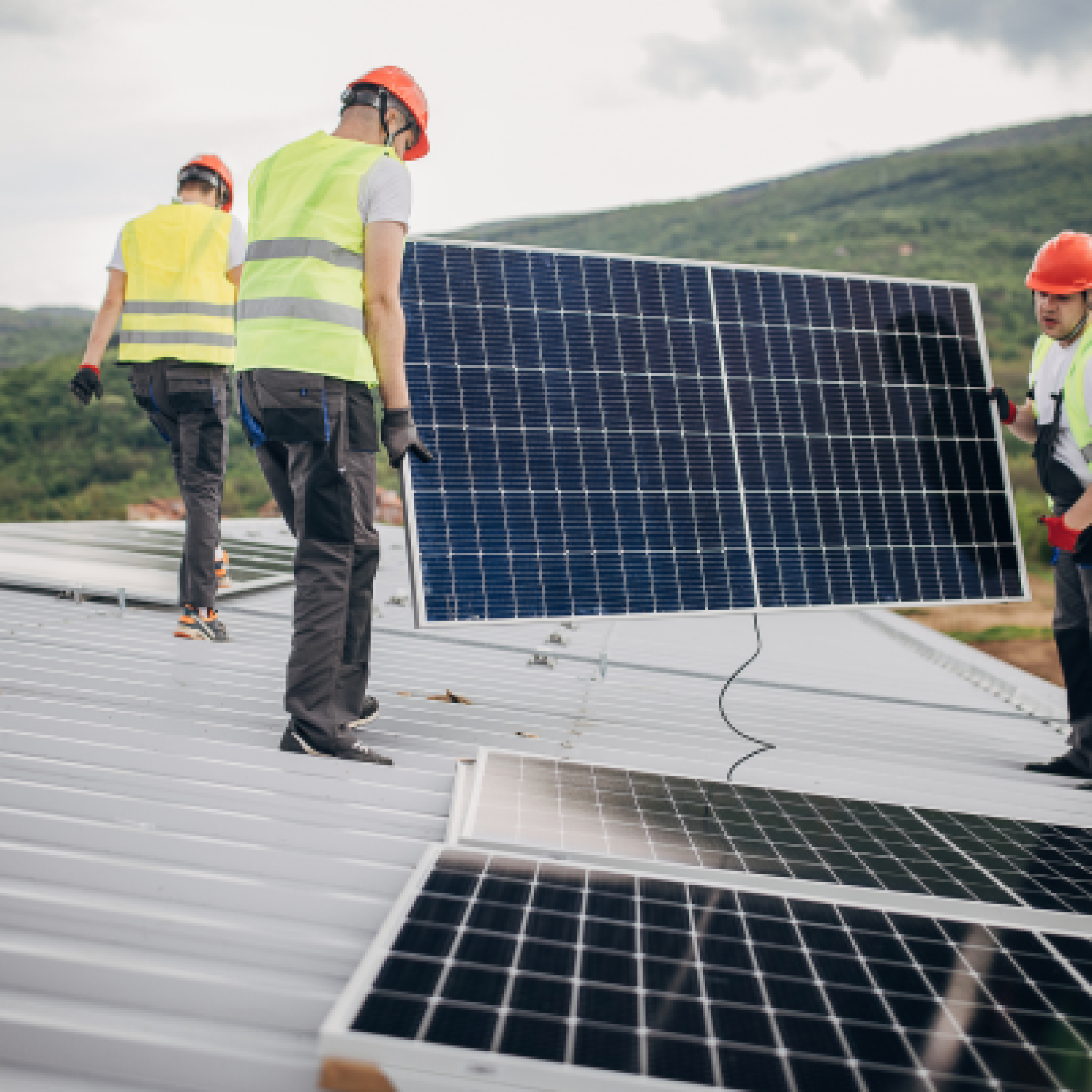 découvrez les opportunités passionnantes dans le domaine de l'emploi d'installateur solaire. rejoignez une industrie en pleine croissance et contribuez à la transition énergétique en installant des systèmes solaires innovants. informez-vous sur les compétences requises et les perspectives de carrière.