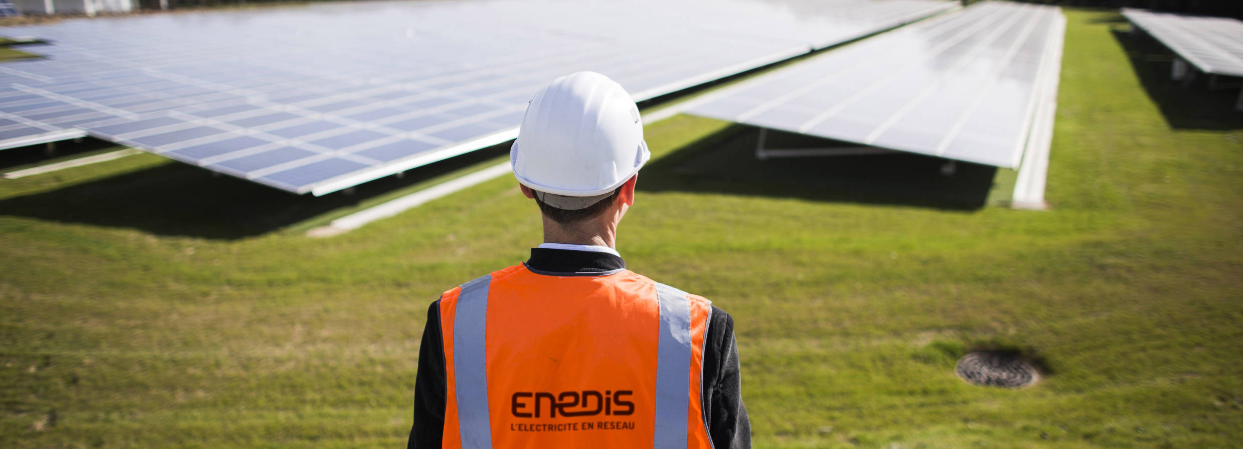 découvrez comment enedis facilite l'intégration des panneaux photovoltaïques avec des solutions innovantes et durables, garantissant une transition énergétique réussie en france. profitez d'une énergie renouvelable et optimisez votre autoconsommation grâce à l'expertise d'enedis.