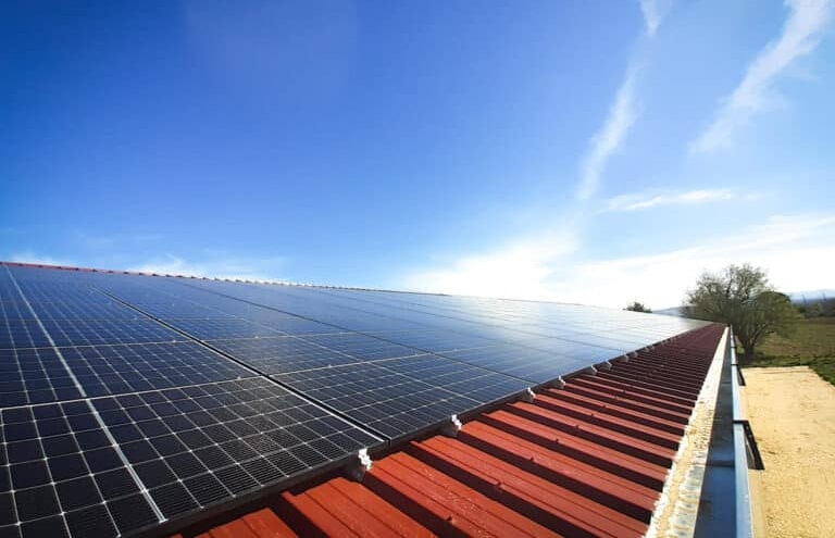 découvrez comment les éco-quartiers utilisent les panneaux solaires pour promouvoir une énergie durable et respectueuse de l'environnement. adoptez un mode de vie écoresponsable avec des solutions énergétiques innovantes et écologiques.