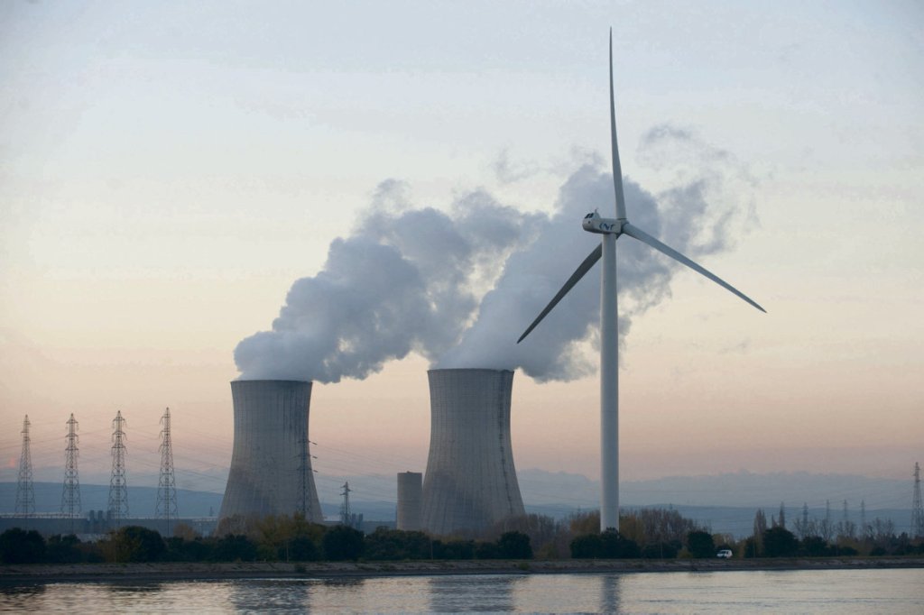 découvrez comment le nucléaire renouvelable offre une solution durable pour répondre à nos besoins énergétiques tout en préservant l'environnement. explorez les technologies innovantes et les avantages de cette approche, alliant sécurité énergétique et respect des ressources naturelles.