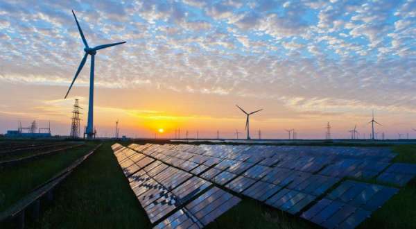 découvrez comment les énergies renouvelables transforment les industries en offrant des solutions durables et rentables. optimisez votre performance énergétique tout en réduisant votre empreinte carbone grâce aux technologies vertes innovantes adaptées aux besoins industriels.