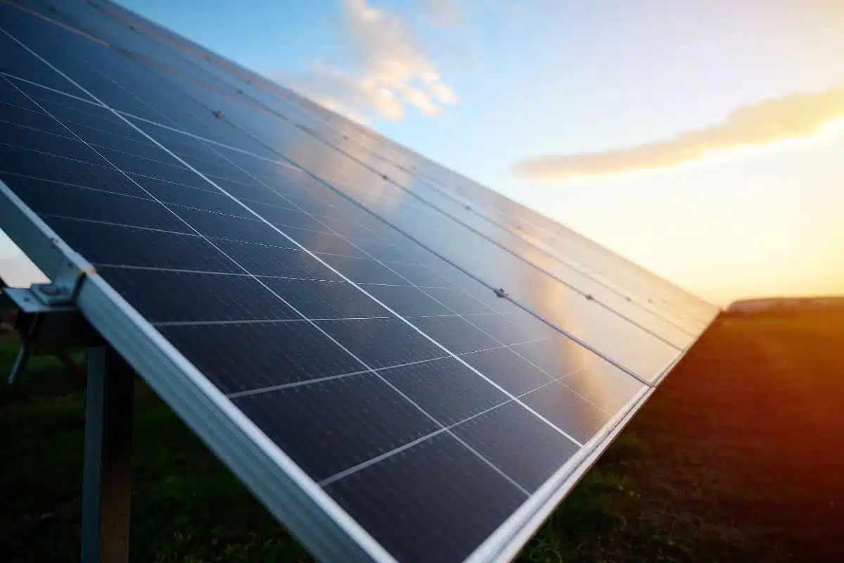 découvrez les avantages de l'énergie solaire, une source d'énergie renouvelable et durable. apprenez comment cette technologie révolutionnaire peut réduire vos factures d'électricité tout en protégeant l'environnement. optez pour un avenir plus vert grâce à l'énergie solaire.
