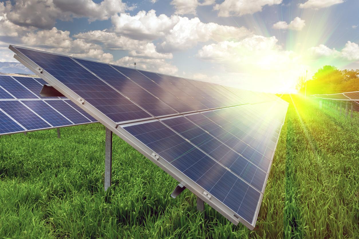 découvrez les avantages de l'énergie solaire, une source d'énergie renouvelable et durable qui réduit votre empreinte carbone tout en vous permettant de réaliser des économies sur vos factures d'électricité. passez à l'énergie verte et contribuez à un avenir plus propre.