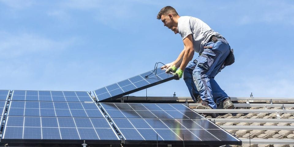 découvrez notre analyse approfondie sur les avis d'engie concernant les installations photovoltaïques. informez-vous sur les expériences des clients, les avantages des panneaux solaires proposés par engie, ainsi que les points à considérer avant de faire votre choix pour une transition énergétique réussie.