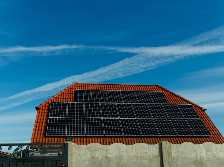 découvrez les enjeux tarifaires des panneaux solaires : impacts sur votre budget, opportunités d'économie d'énergie et politiques de soutien à la transition énergétique. informez-vous sur les tarifs incitatifs et les subventions disponibles pour maximiser votre investissement dans l'énergie renouvelable.
