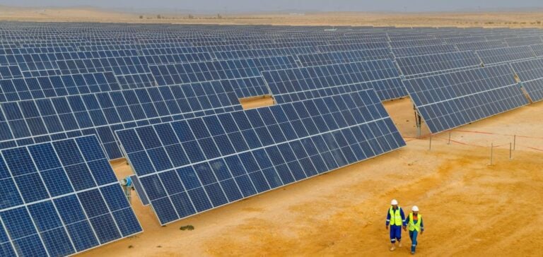 découvrez les avantages des panneaux photovoltaïques en tunisie : une solution écologique et économique pour transformer l'énergie solaire en électricité. profitez des subventions disponibles et réduisez votre empreinte carbone tout en réalisant des économies sur vos factures d'énergie.
