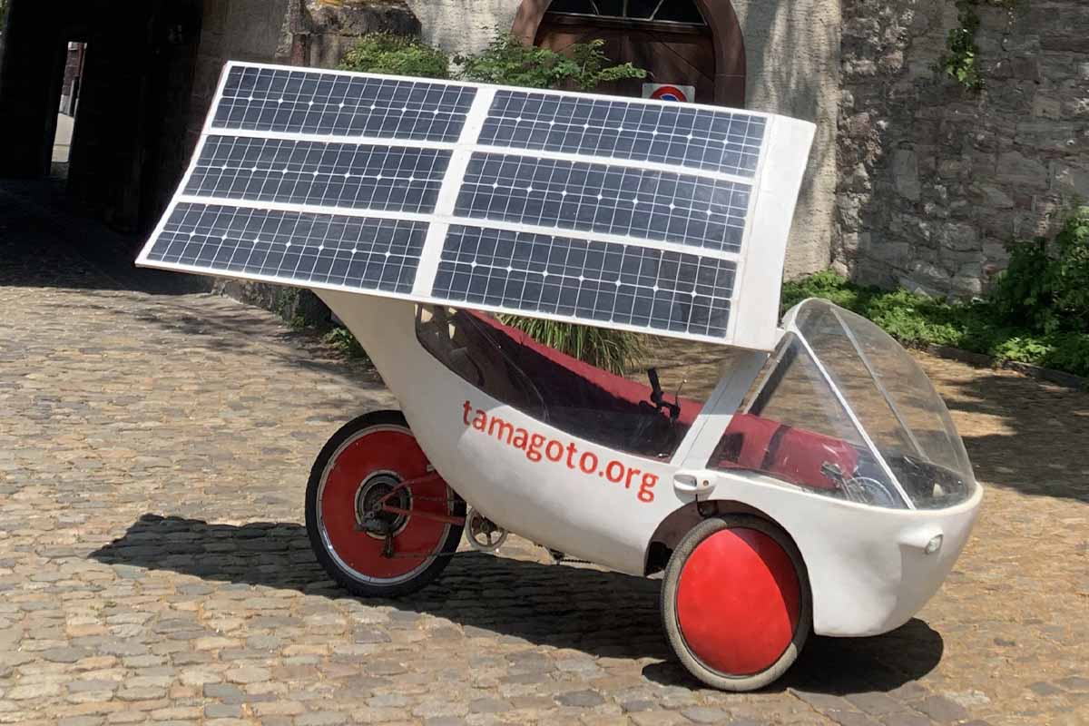 découvrez le processus innovant de fabrication de voitures solaires, alliant technologie avancée et respect de l'environnement. apprenez comment ces véhicules écologiques capturent l'énergie solaire pour offrir une conduite durable et économe en énergie.
