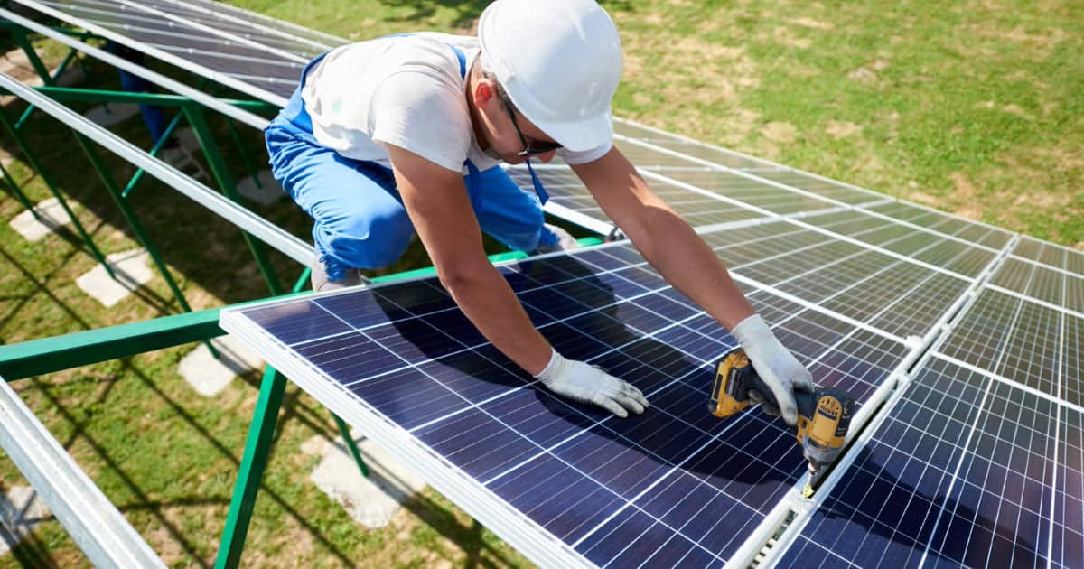 découvrez comment fabriquer votre propre panneau solaire grâce à notre guide complet. apprenez les étapes, les matériaux nécessaires et les conseils pratiques pour réduire vos factures d'énergie tout en contribuant à un environnement durable.