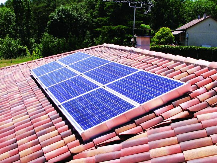découvrez comment fabriquer un panneau solaire efficace chez vous. suivez nos étapes simples et apprenez à tirer parti de l'énergie solaire pour réduire votre facture d'électricité tout en contribuant à la protection de l'environnement.
