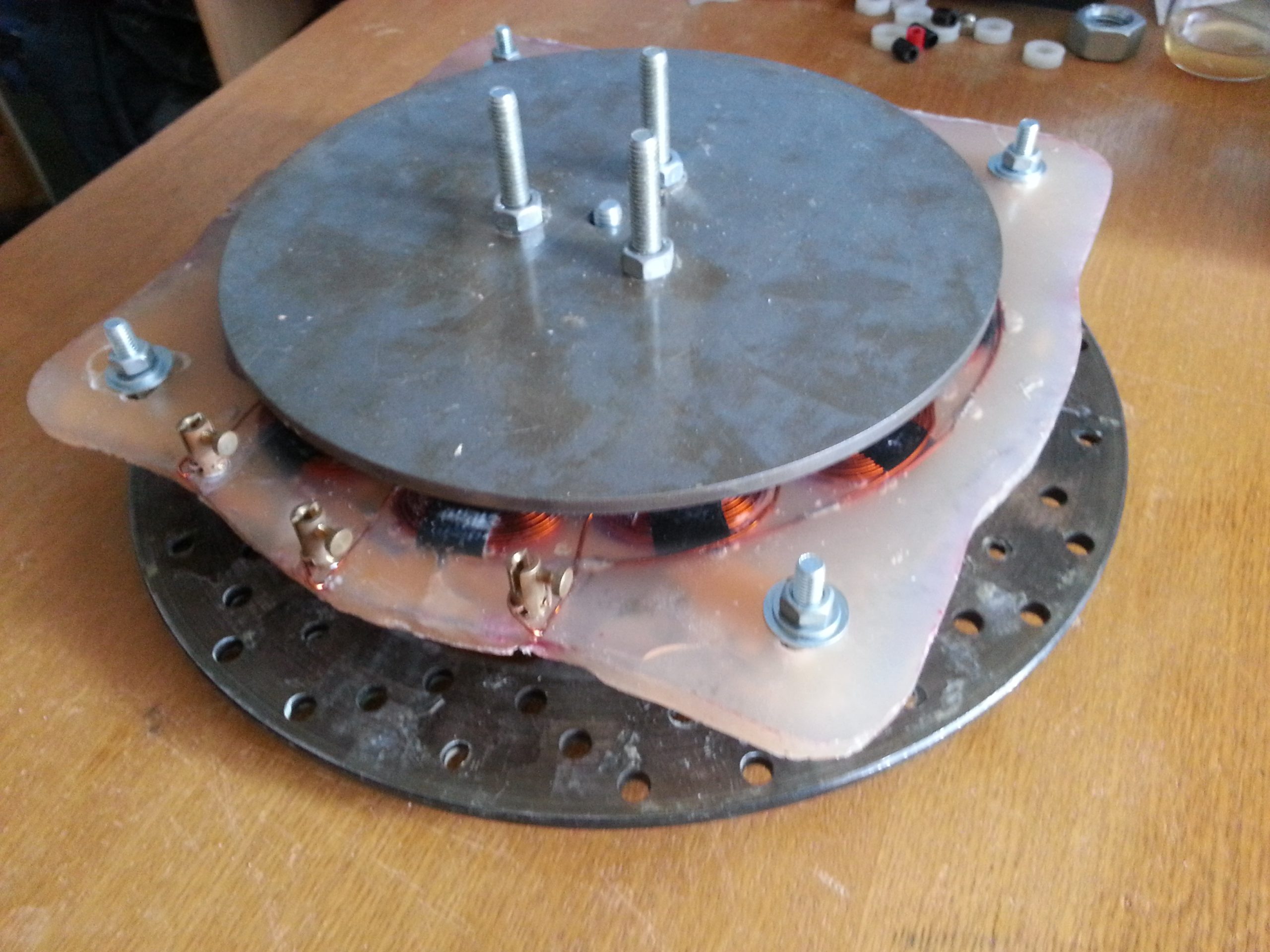 découvrez comment fabriquer votre propre générateur à énergie dans ce guide complet. suivez des instructions étape par étape, des conseils pratiques et des astuces pour créer un dispositif fiable et efficace, idéal pour vos besoins en électricité, même en cas de coupure.