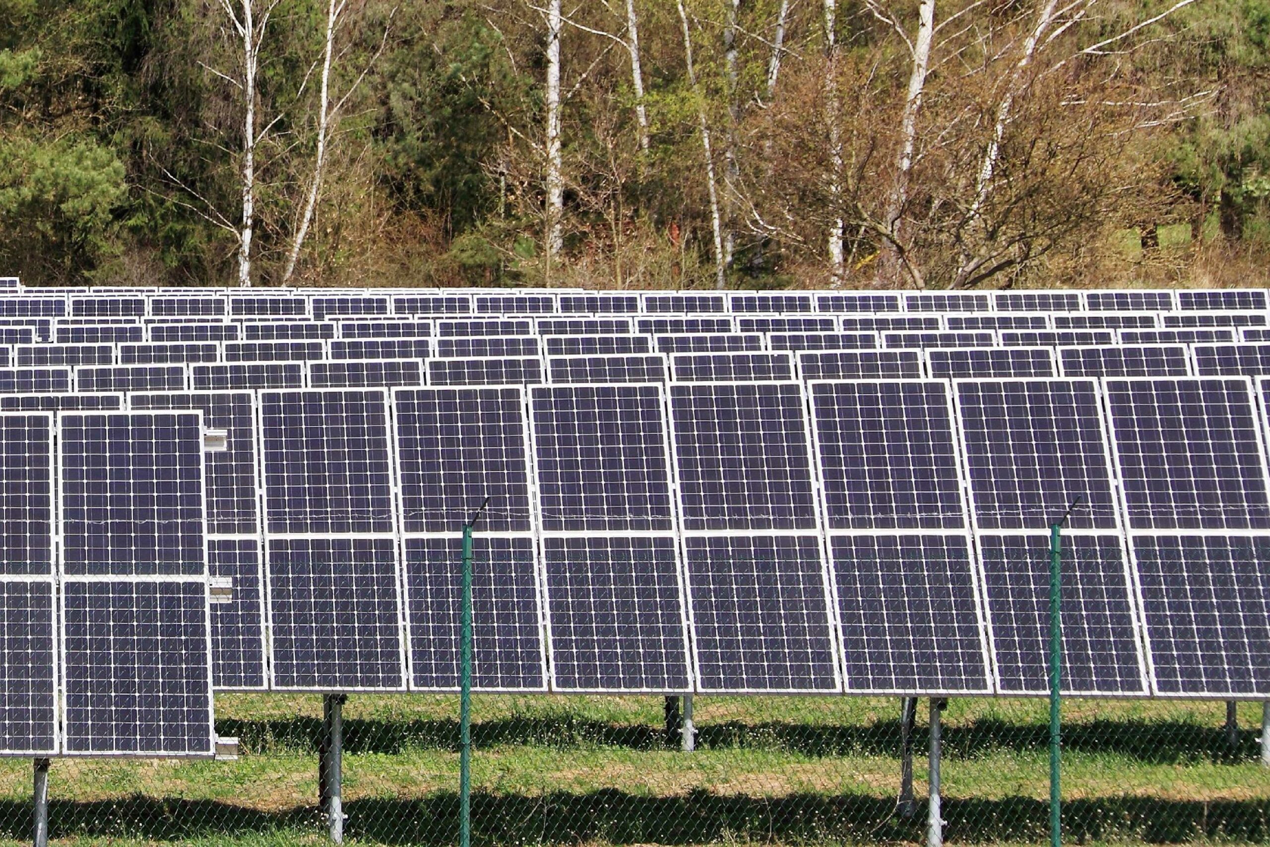 découvrez comment la façade solaire constitue un atout énergétique majeur pour les bâtiments modernes. optimisez votre consommation d'énergie tout en améliorant l'esthétique de votre propriété grâce à des solutions innovantes et durables.